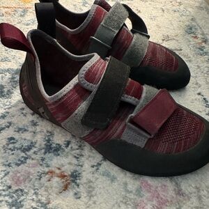 Black Diamond Burgundy and Gray Climbing Shoe